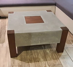 Kafijas galdiņi un žurnālgaldiņš